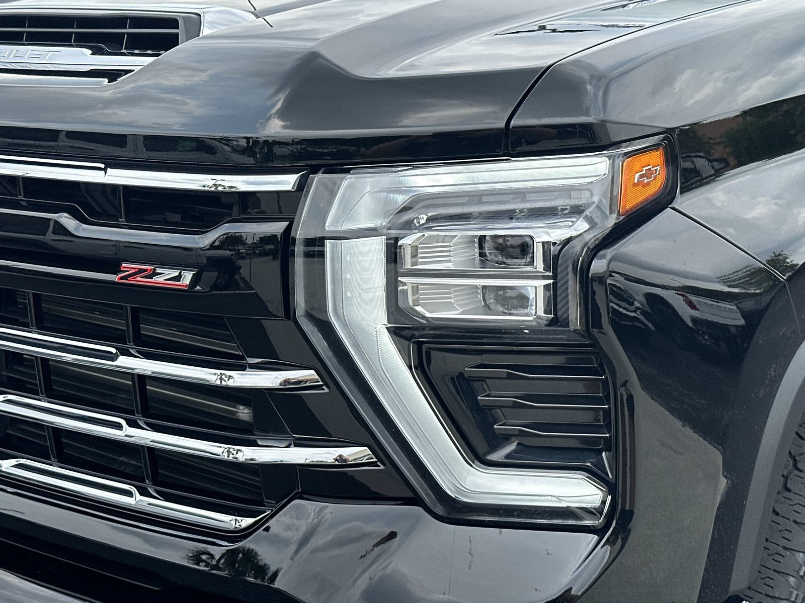 Used 2025 Chevrolet Silverado 2500 LTZ w/ Z71 Chrome Sport Edition AWD/4WD image 11