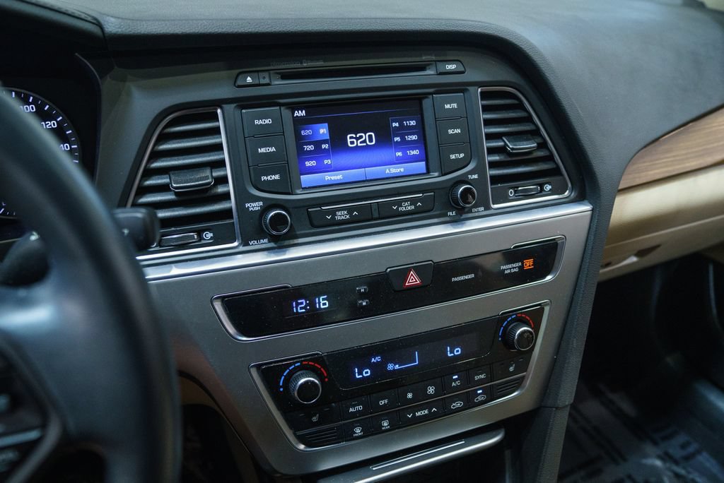 Used 2015 Hyundai Sonata Limited FWD image 25