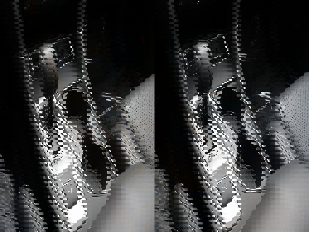 Used 2022 Subaru Ascent Limited w/ Technology Package image 42