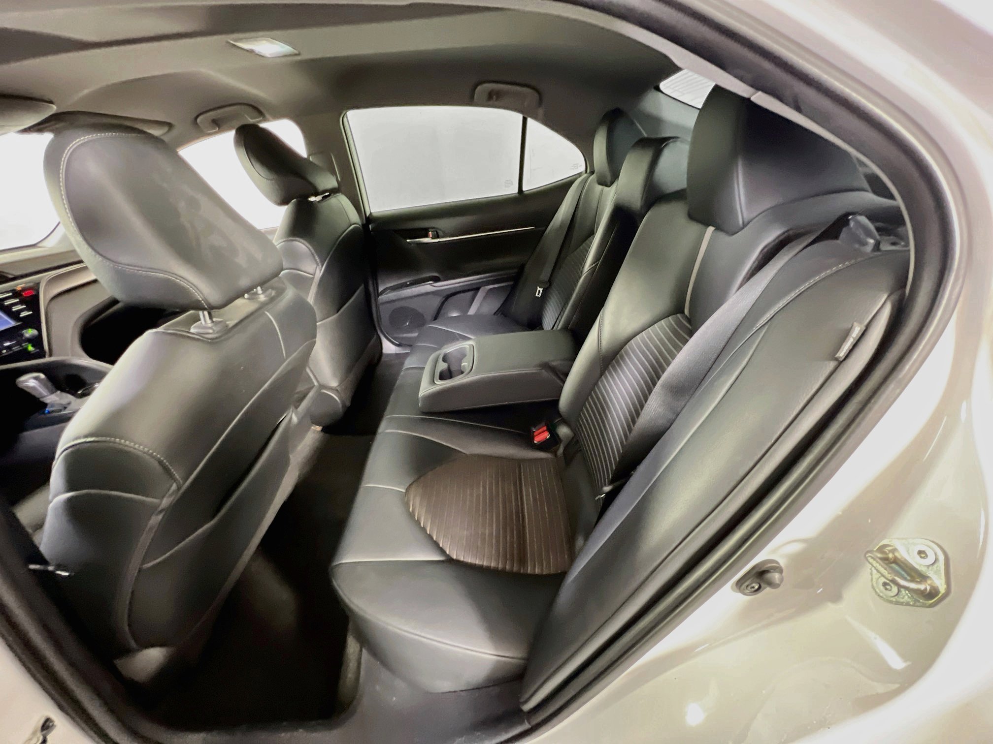 Used 2020 Toyota Camry SE image 22