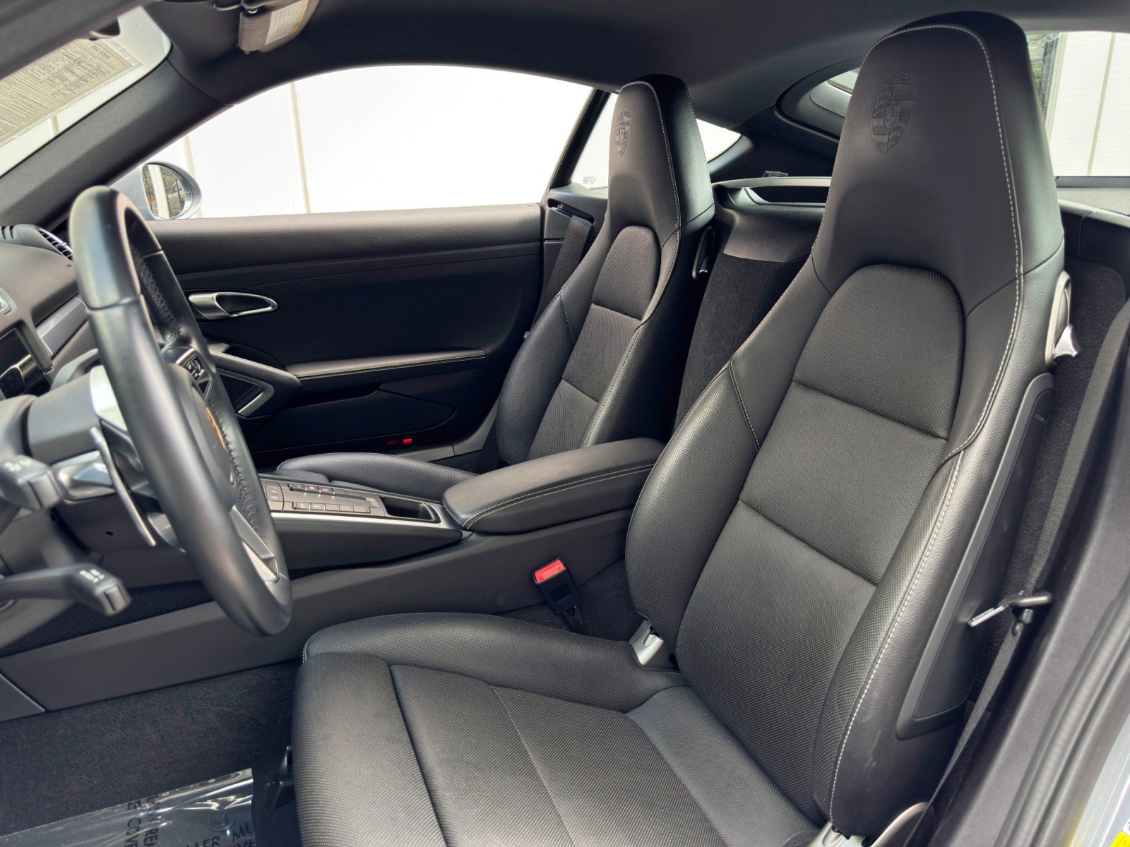 Used 2024 Porsche 718 Cayman RWD image 33