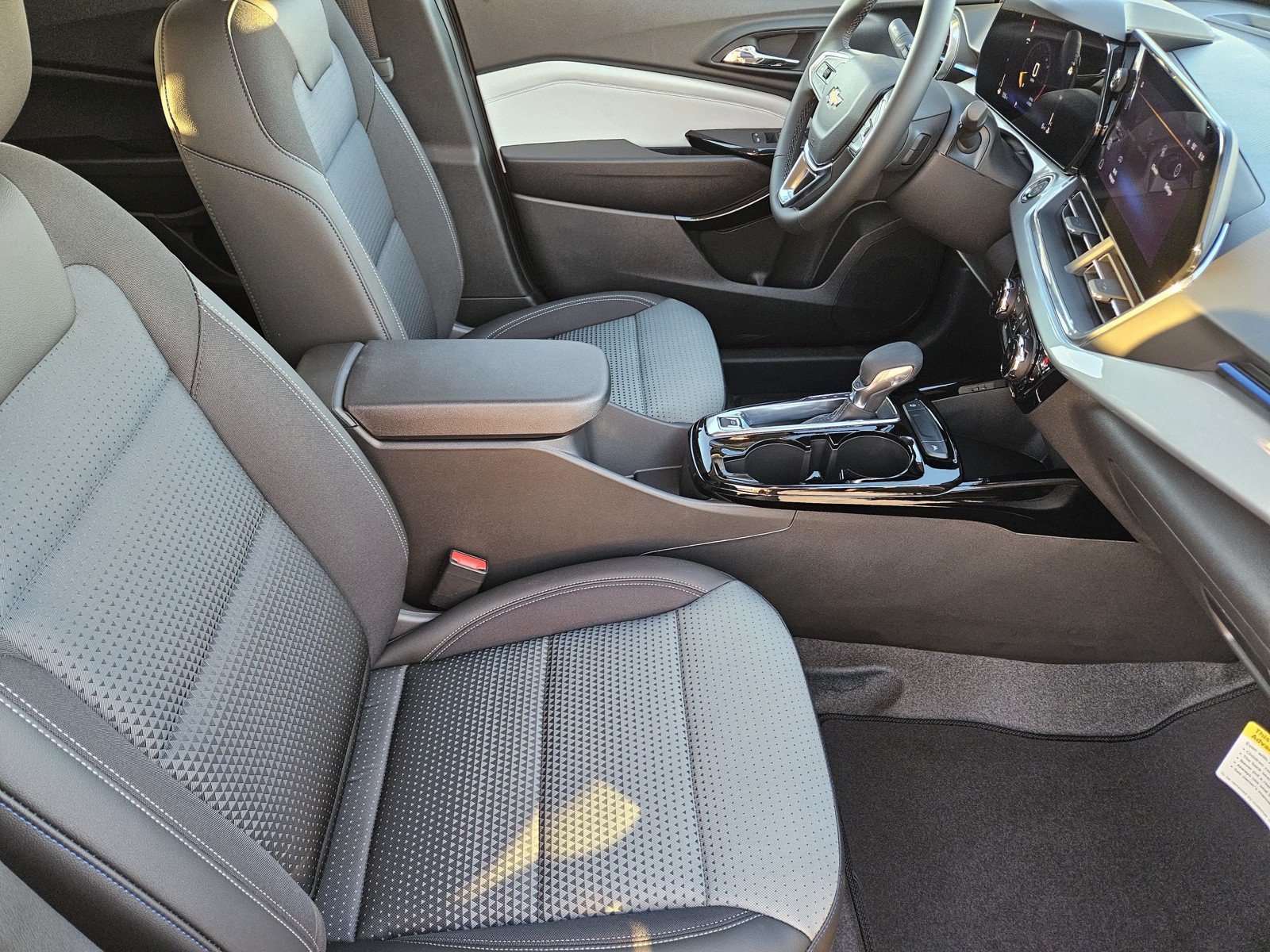 New 2026 Chevrolet Trax LT w/ Driver Confidence Package FWD image 10
