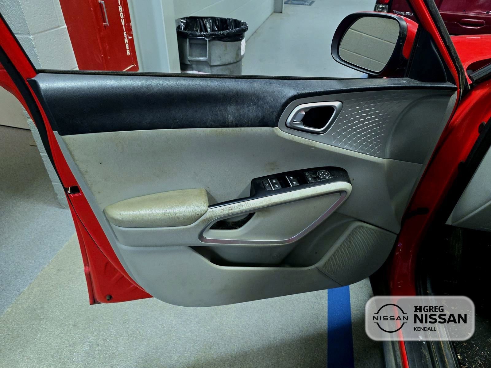 Used 2020 Kia Soul LX image 7