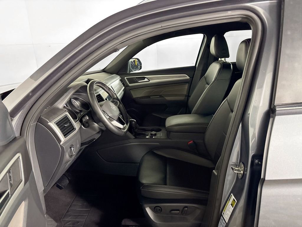 Certified 2021 Volkswagen Atlas Cross Sport SE w/ Panoramic Sunroof Package image 11