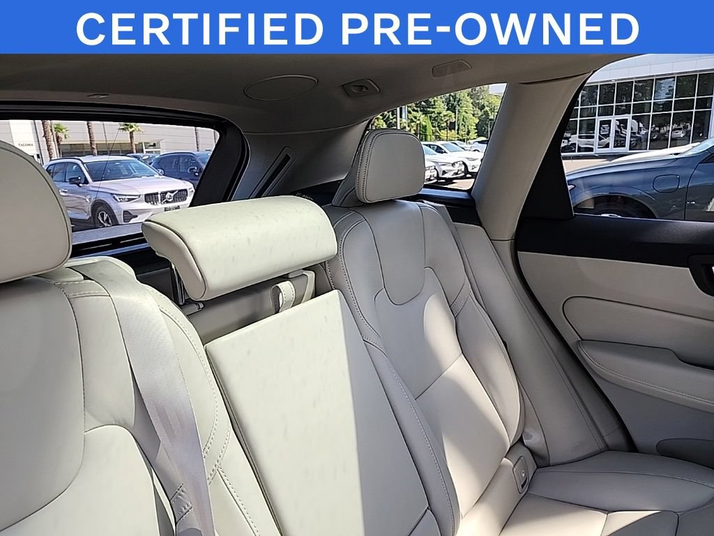 Certified 2023 Volvo XC60 T8 Ultimate w/ Climate Package AWD/4WD image 18