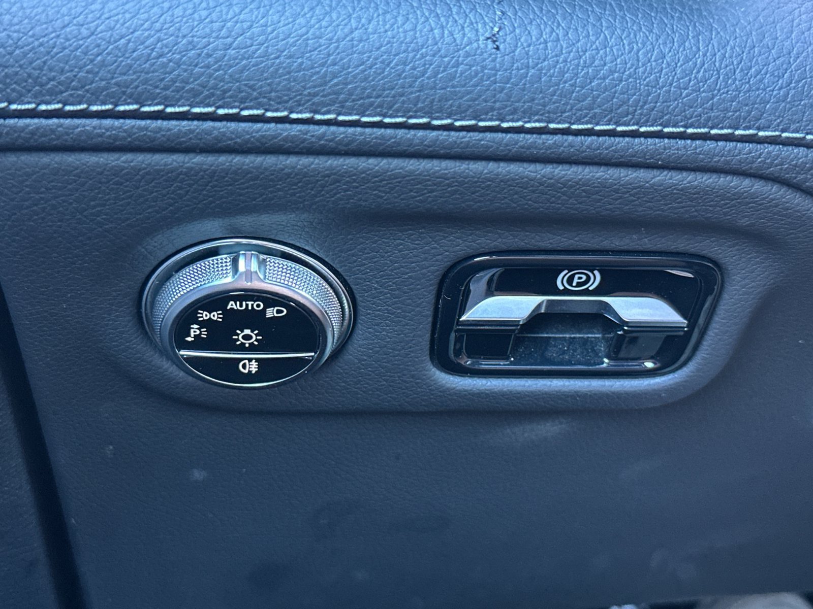 Used 2024 Mercedes-Benz EQS 450+ SUV image 31