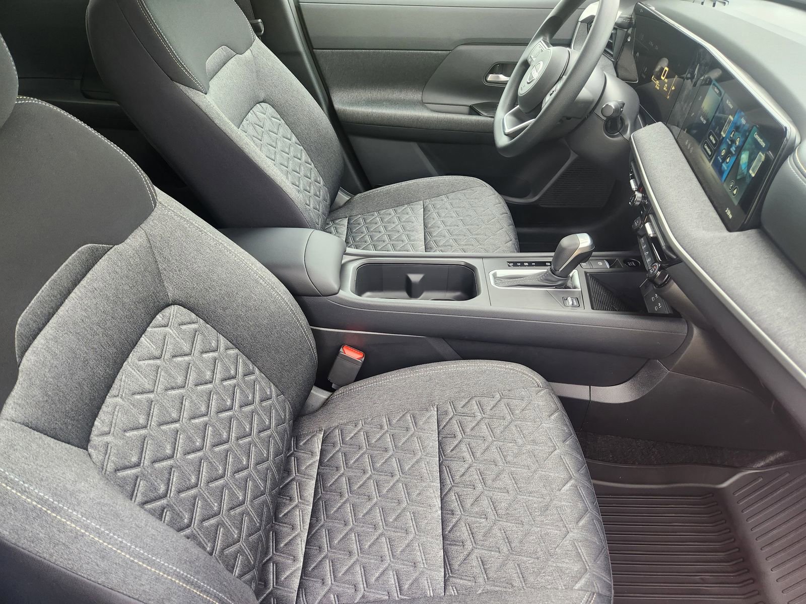 New 2026 Nissan Kicks SV image 13