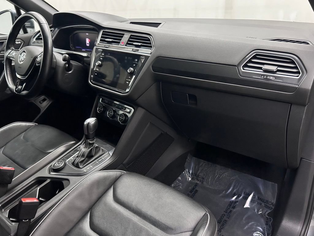 Used 2021 Volkswagen Tiguan SEL Premium R-Line AWD/4WD image 17
