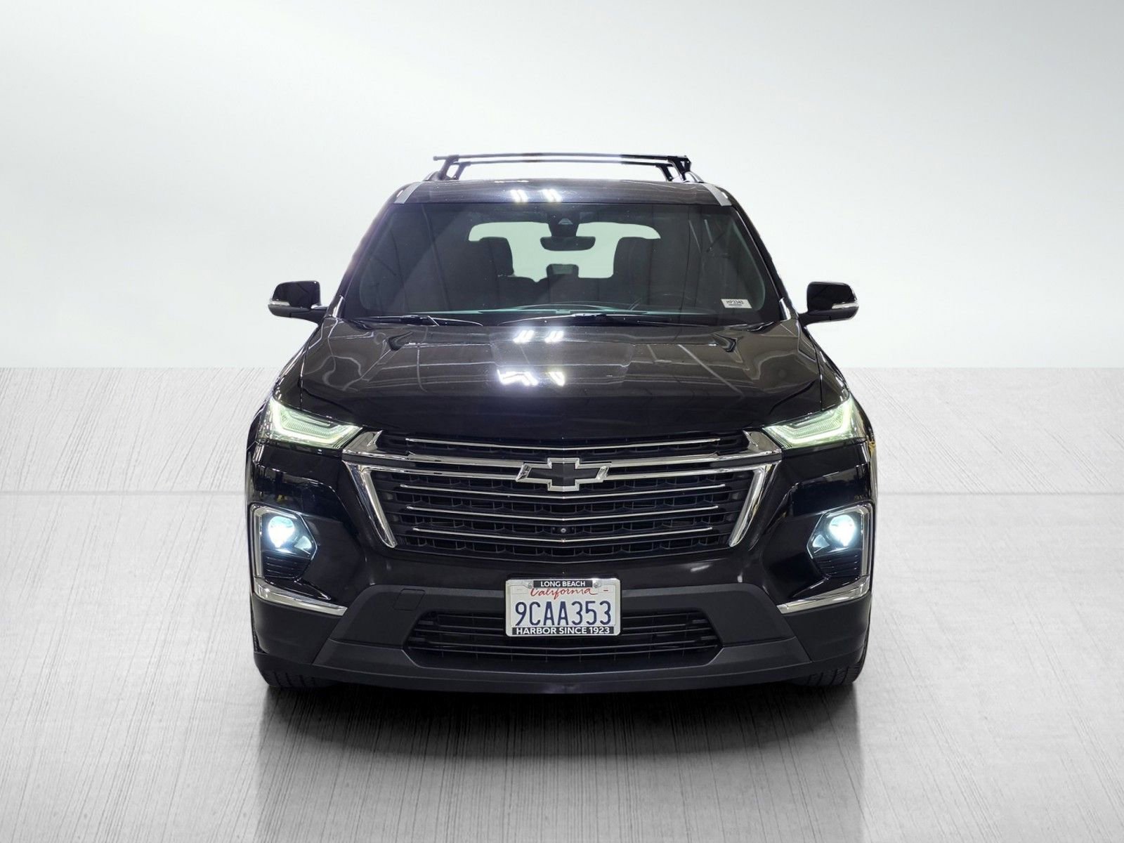 Used 2022 Chevrolet Traverse LT image 2