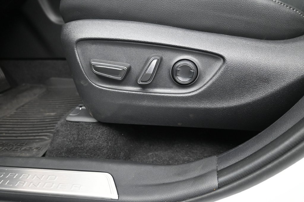 Used 2026 Toyota Grand Highlander AWD Hybrid image 17