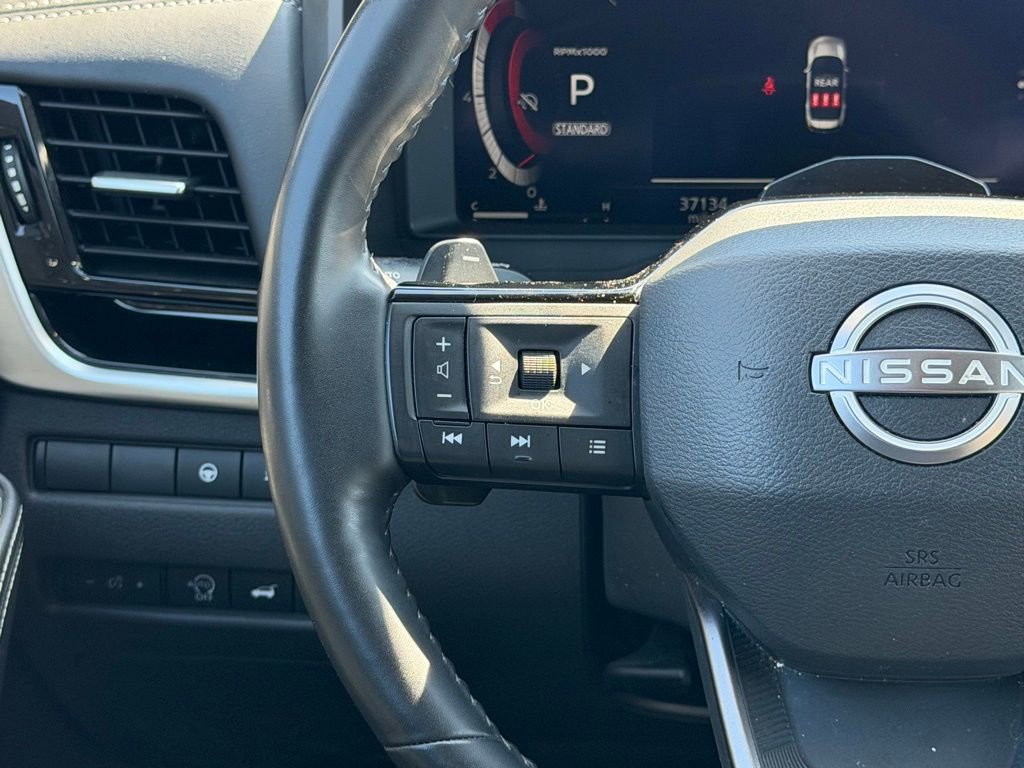 Used 2025 Nissan Rogue SL w/ Tech Package image 21