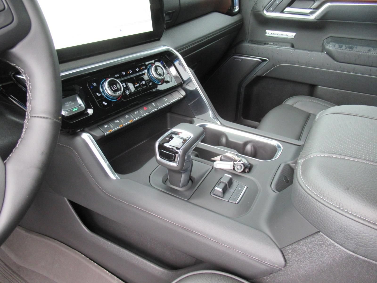Used 2025 GMC Sierra 1500 Denali w/ Denali Reserve Package AWD/4WD image 15