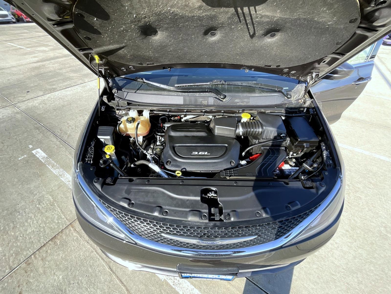 Used 2018 Chrysler Pacifica Touring-L Plus FWD image 26