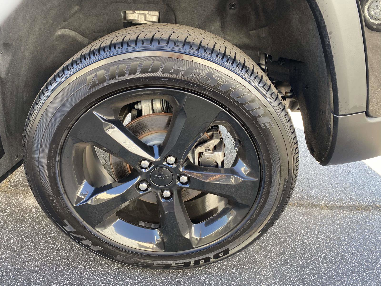 Certified 2024 Jeep Grand Cherokee Altitude image 23