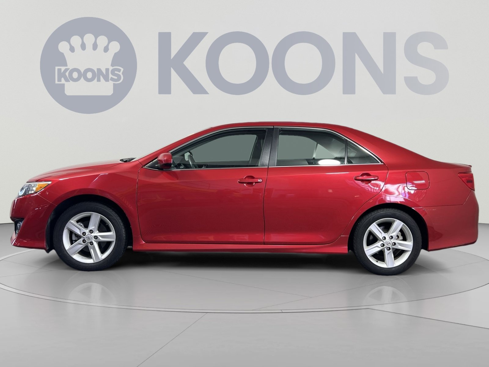 Used 2014 Toyota Camry SE FWD image 4