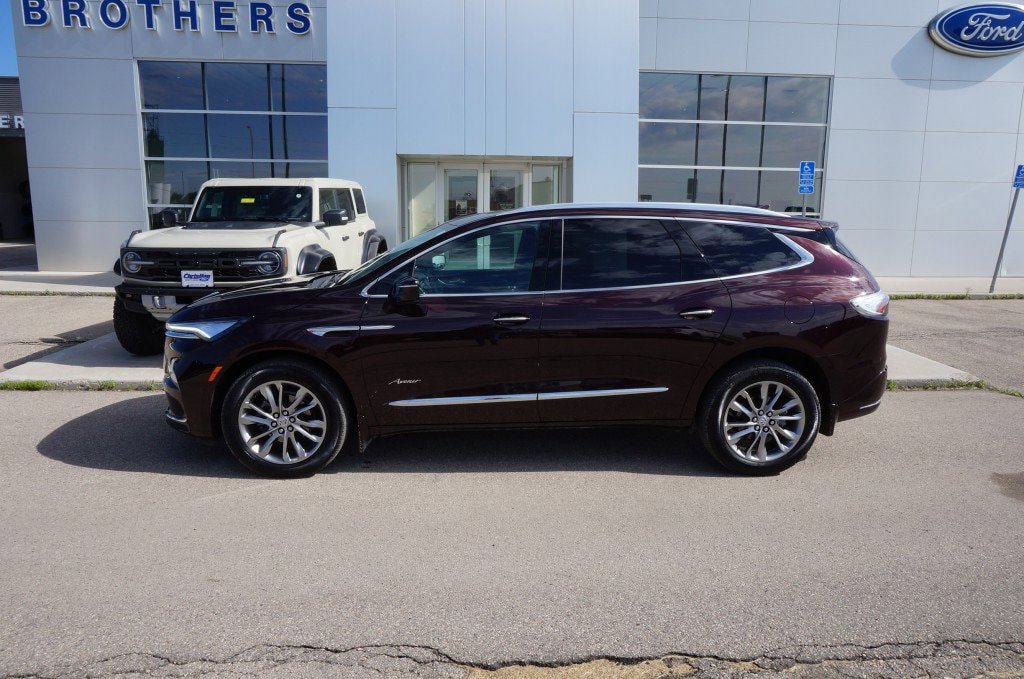 Used 2024 Buick Enclave Avenir w/ Avenir Technology Package AWD/4WD image 1