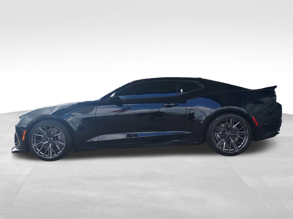 Used 2022 Chevrolet Camaro ZL1 RWD image 2