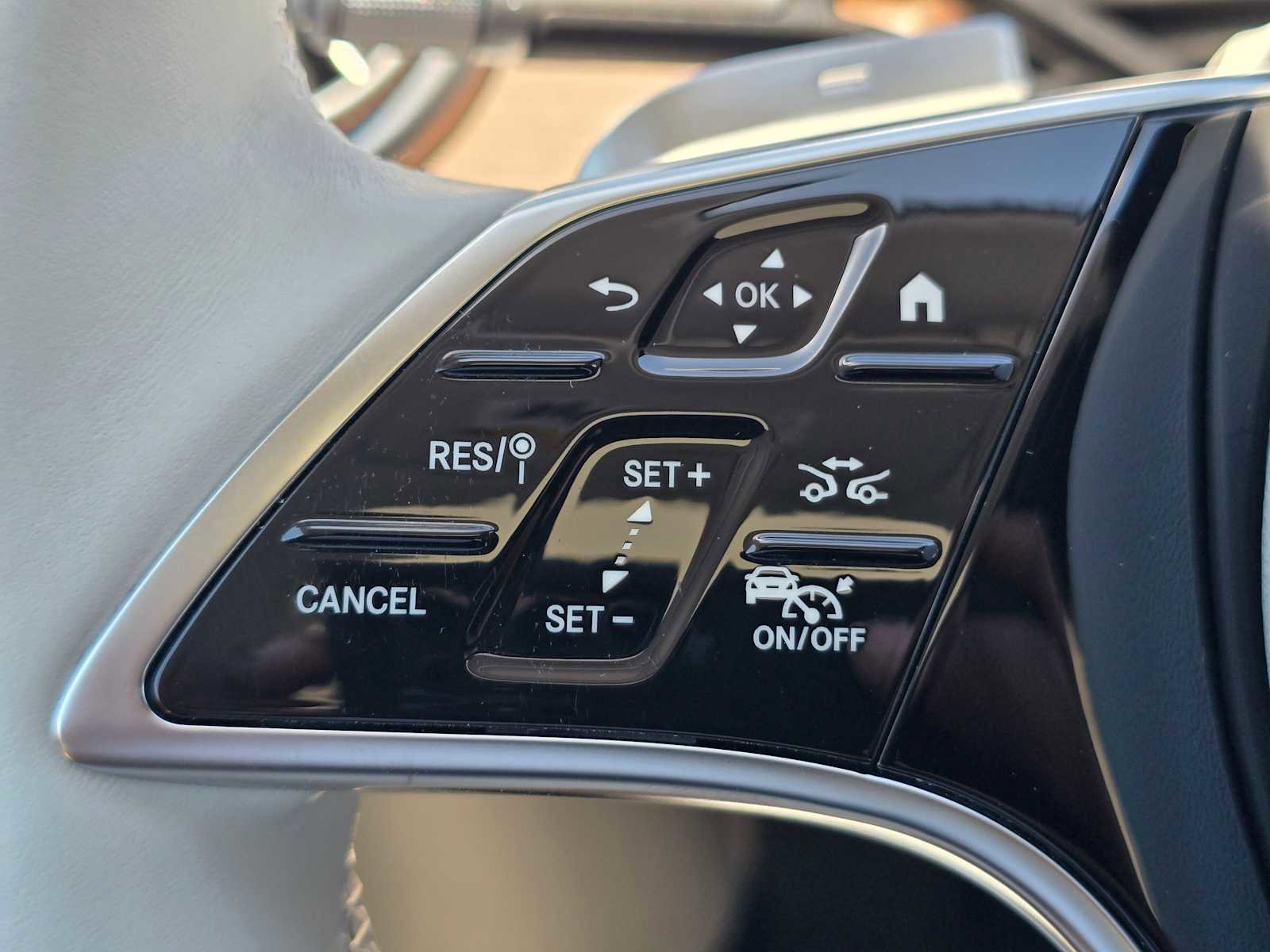 Used 2023 Mercedes-Benz EQS 450+ 4MATIC Sedan image 36