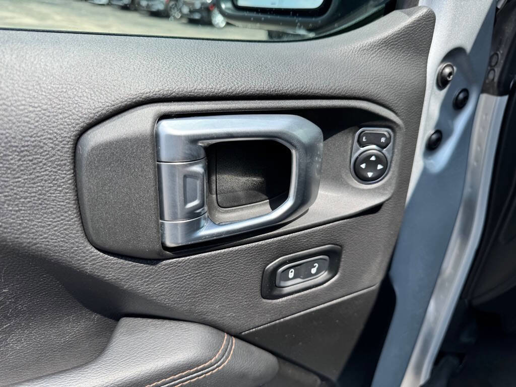 Used 2023 Jeep Wrangler Unlimited Rubicon 392 w/ Xtreme Recon 35" Tire Package AWD/4WD image 15