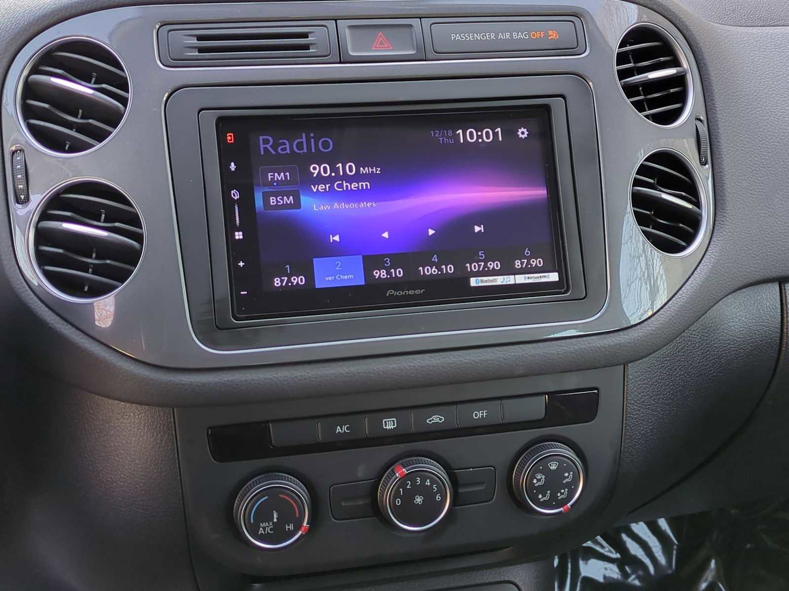 Used 2017 Volkswagen Tiguan Limited image 26