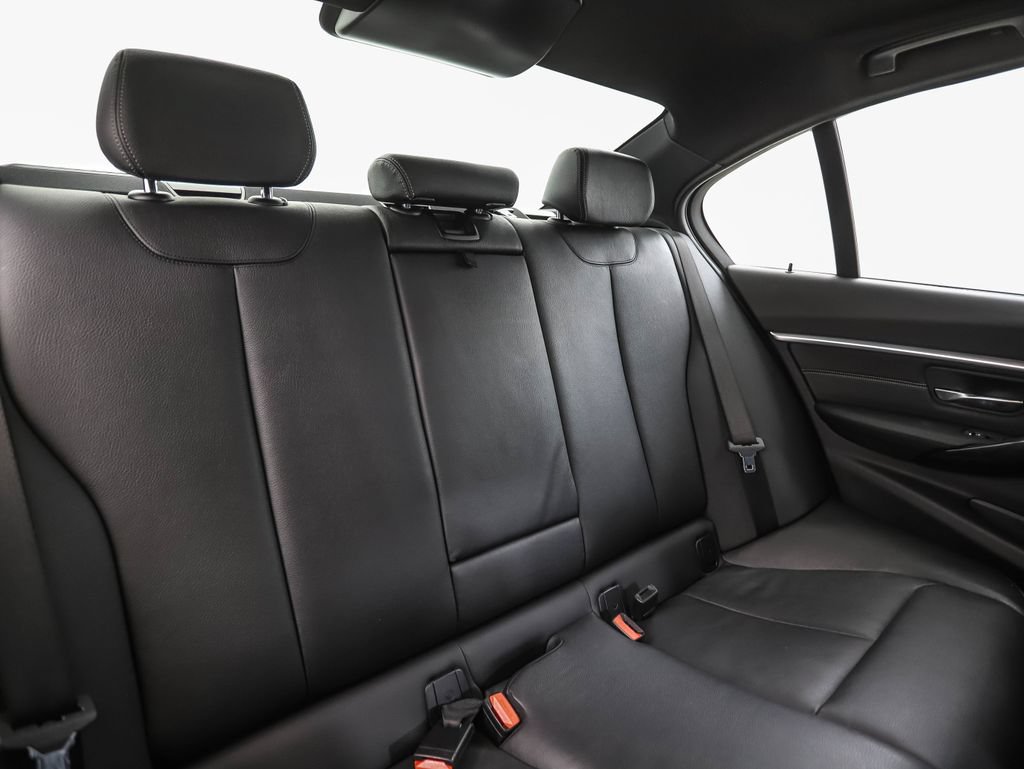 Used 2018 BMW 340i xDrive Sedan AWD/4WD image 28