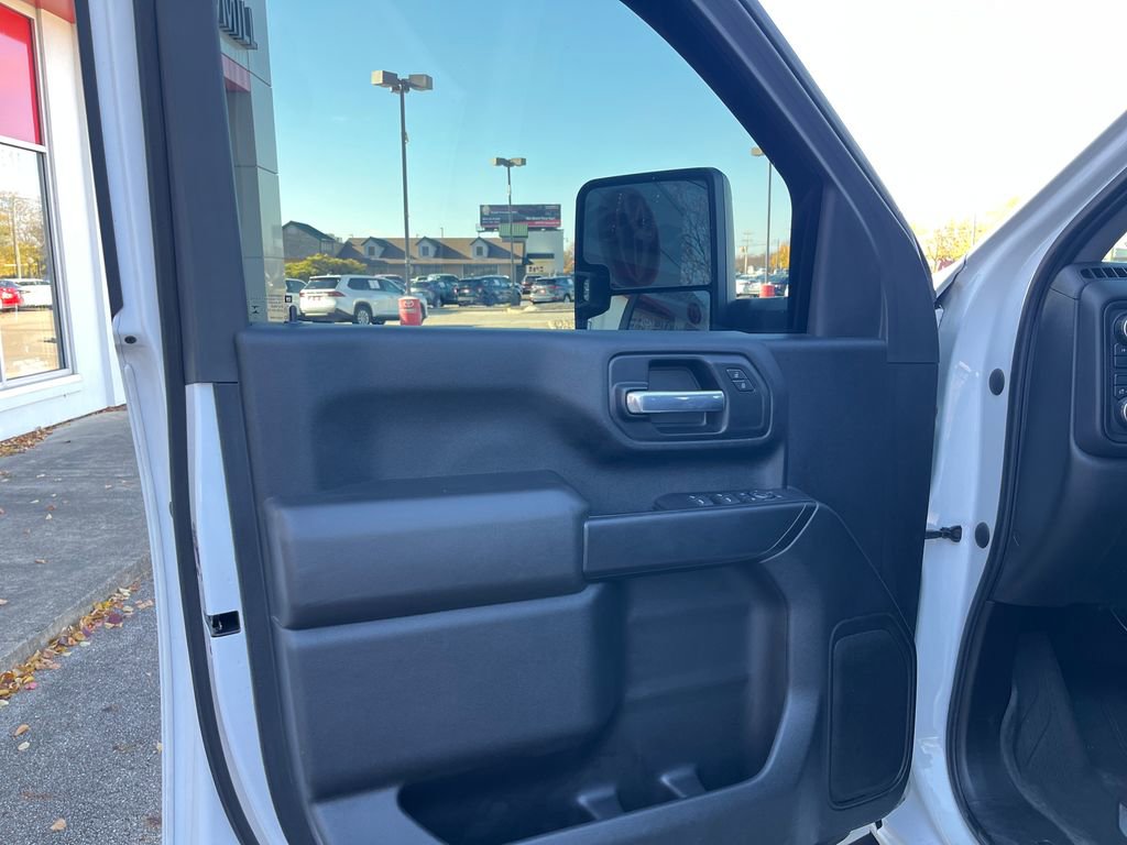 Used 2021 Chevrolet Silverado 2500 Custom w/ Custom Value Package image 12