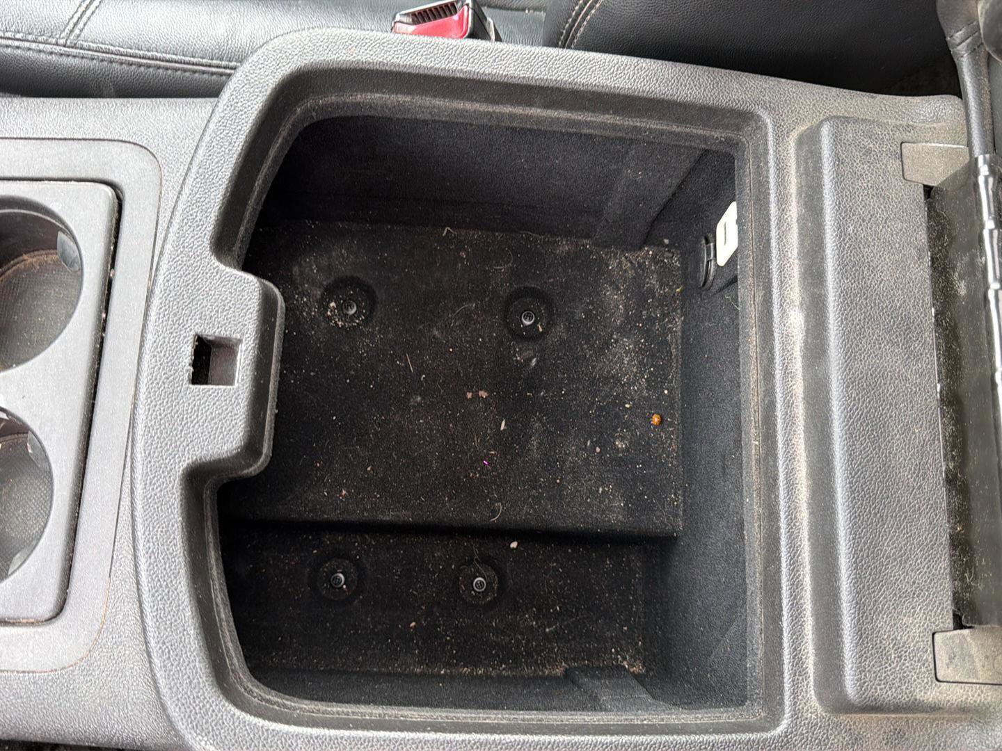 Used 2014 GMC Yukon XL SLT w/ SLT-2 Equipment Package AWD/4WD image 20