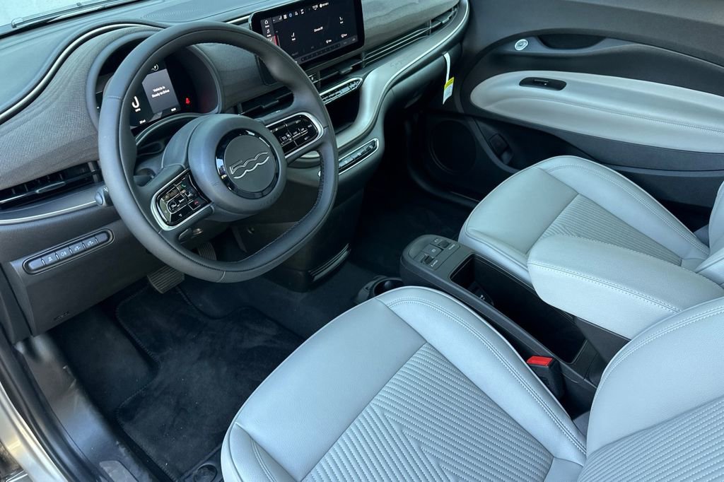 New 2025 FIAT 500 e image 10