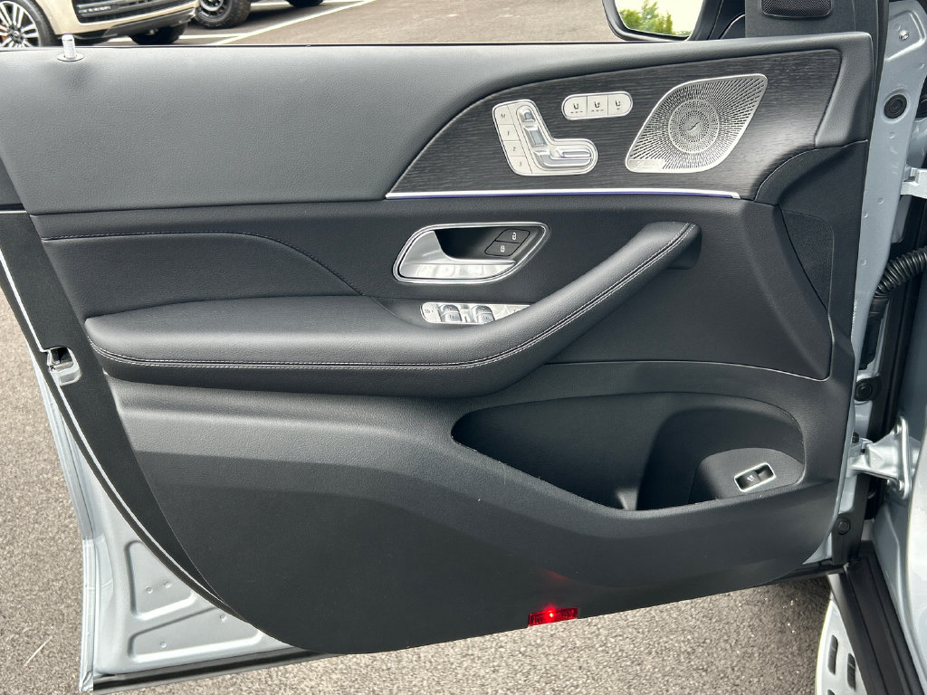 New 2026 Mercedes-Benz GLS 450 4MATIC image 10