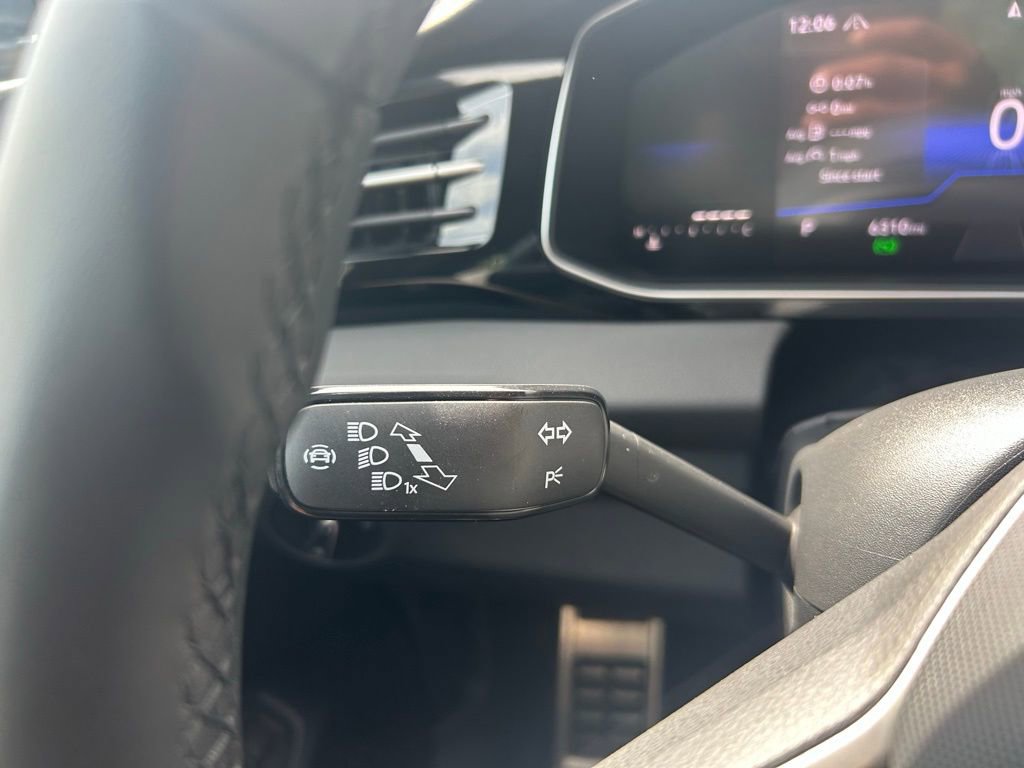 Used 2025 Volkswagen Jetta Sport image 24