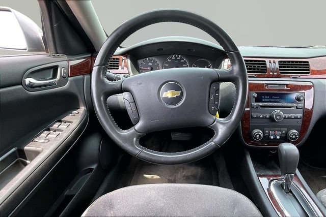 Used 2011 Chevrolet Impala LT FWD image 8