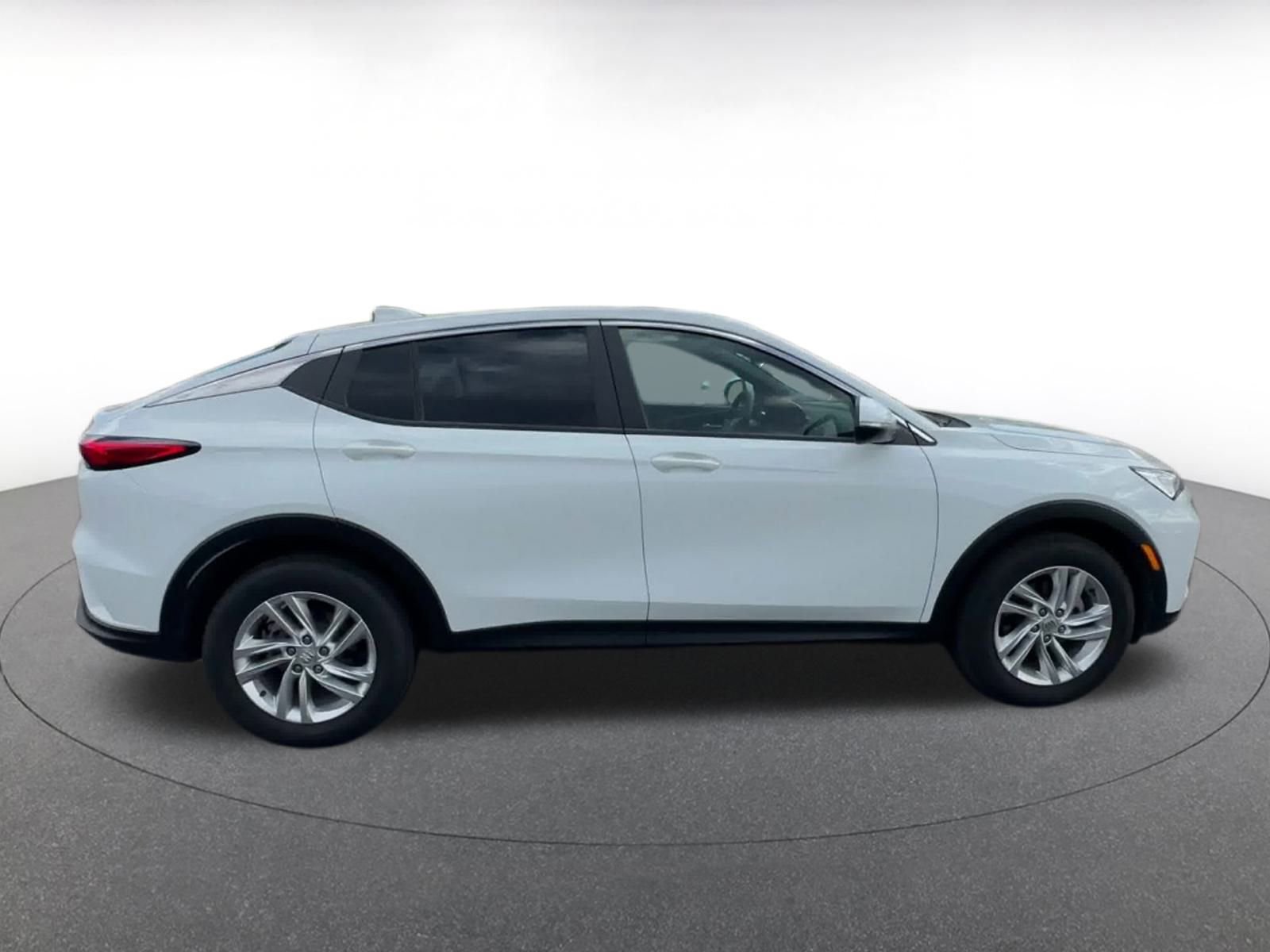 Used 2025 Buick Envista Preferred image 16