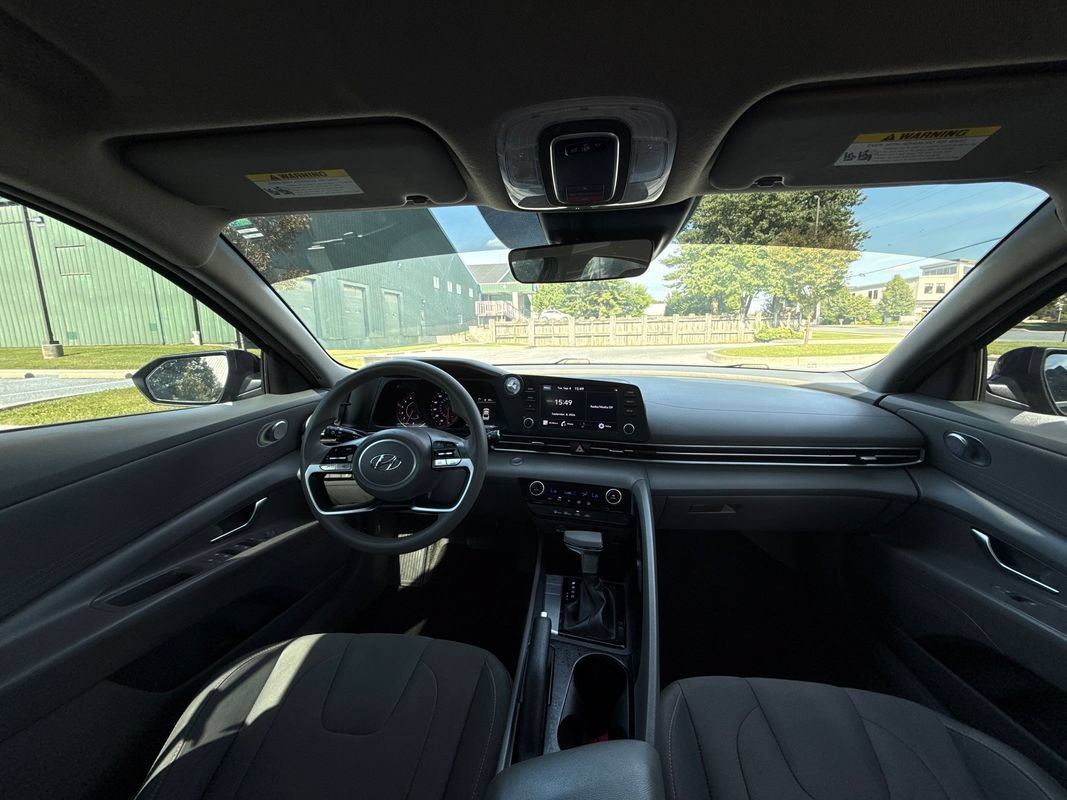 Used 2022 Hyundai Elantra SEL FWD image 15