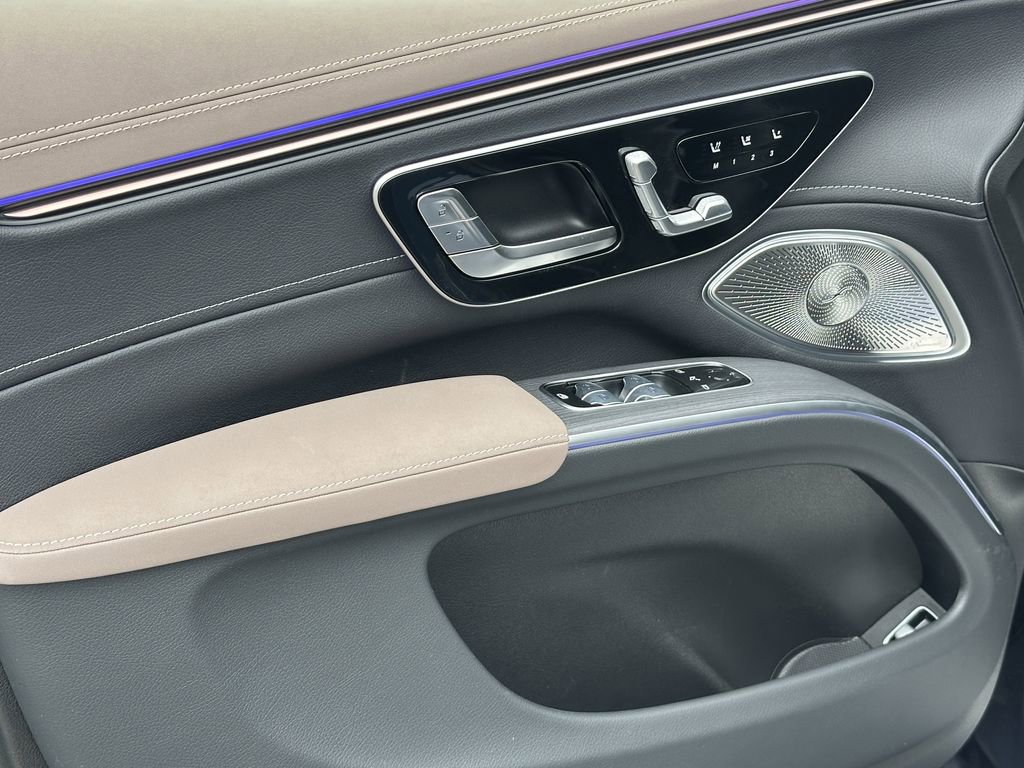 New 2026 Mercedes-Benz EQS 400 4MATIC SUV image 11