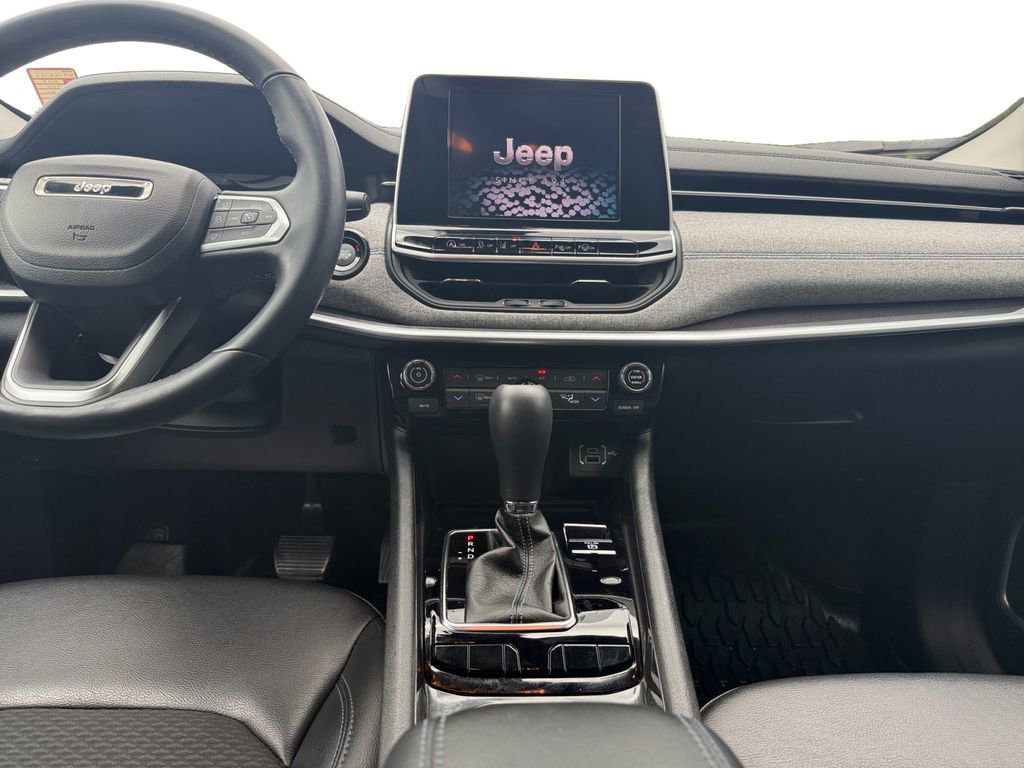 Used 2022 Jeep Compass Latitude w/ Convenience Group FWD image 11