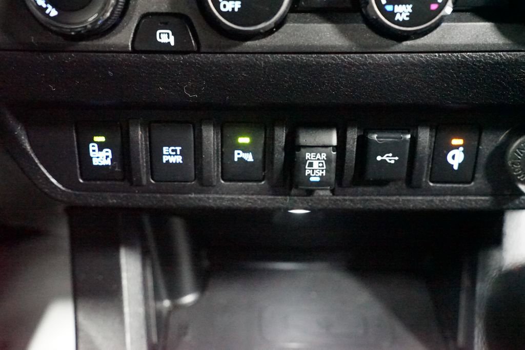 Used 2020 Toyota Tacoma TRD Off-Road w/ Technology Package image 22