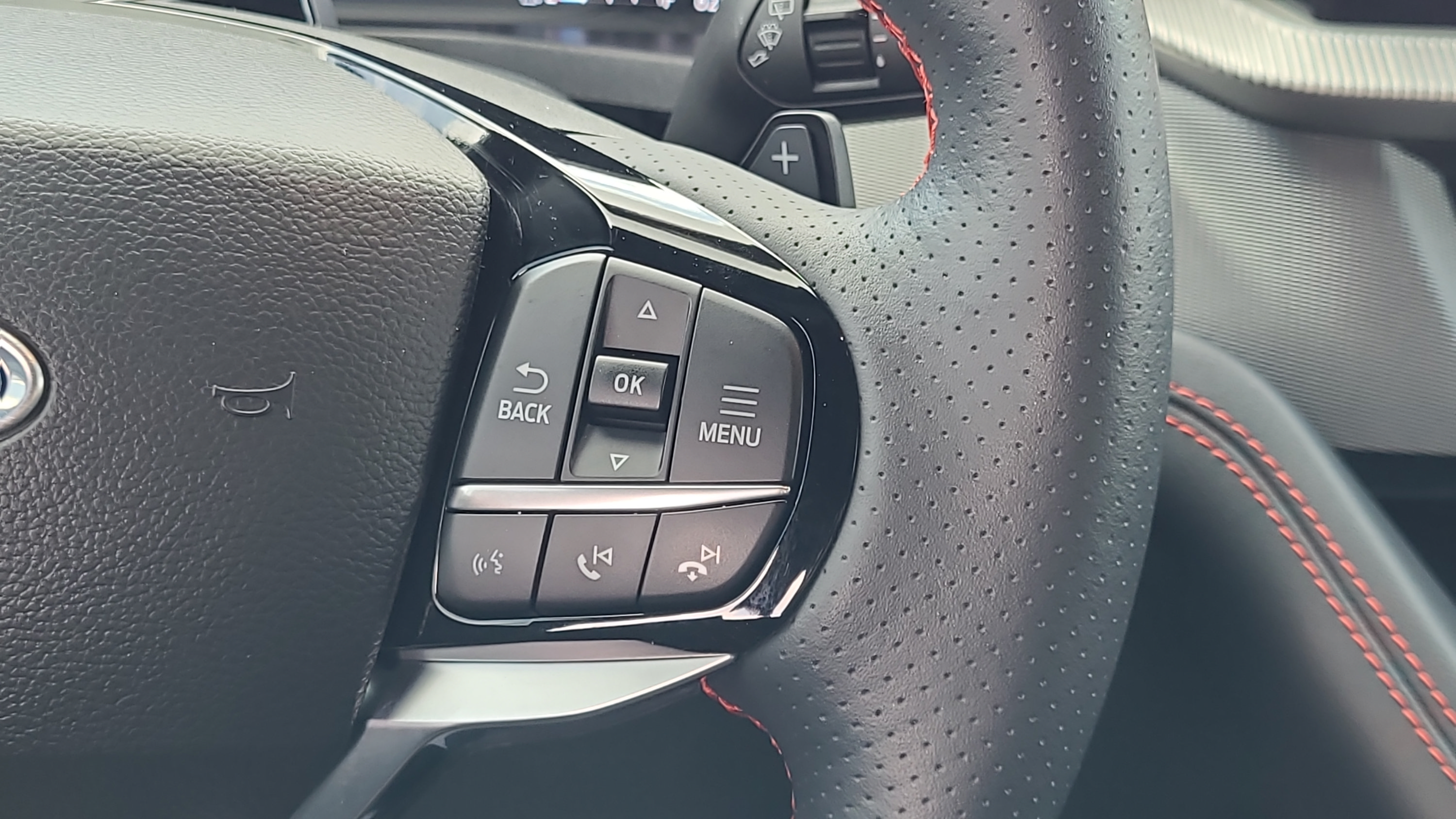 Used 2025 Ford Explorer ST AWD/4WD image 13