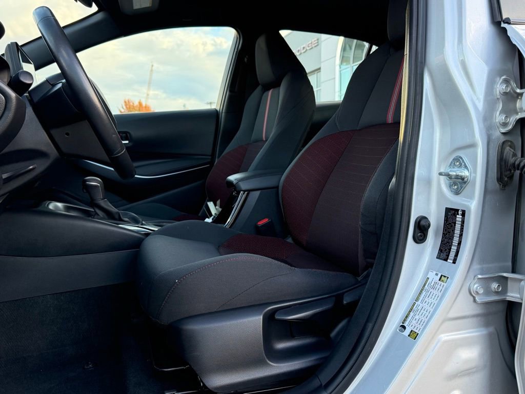 Used 2024 Toyota Corolla SE image 2