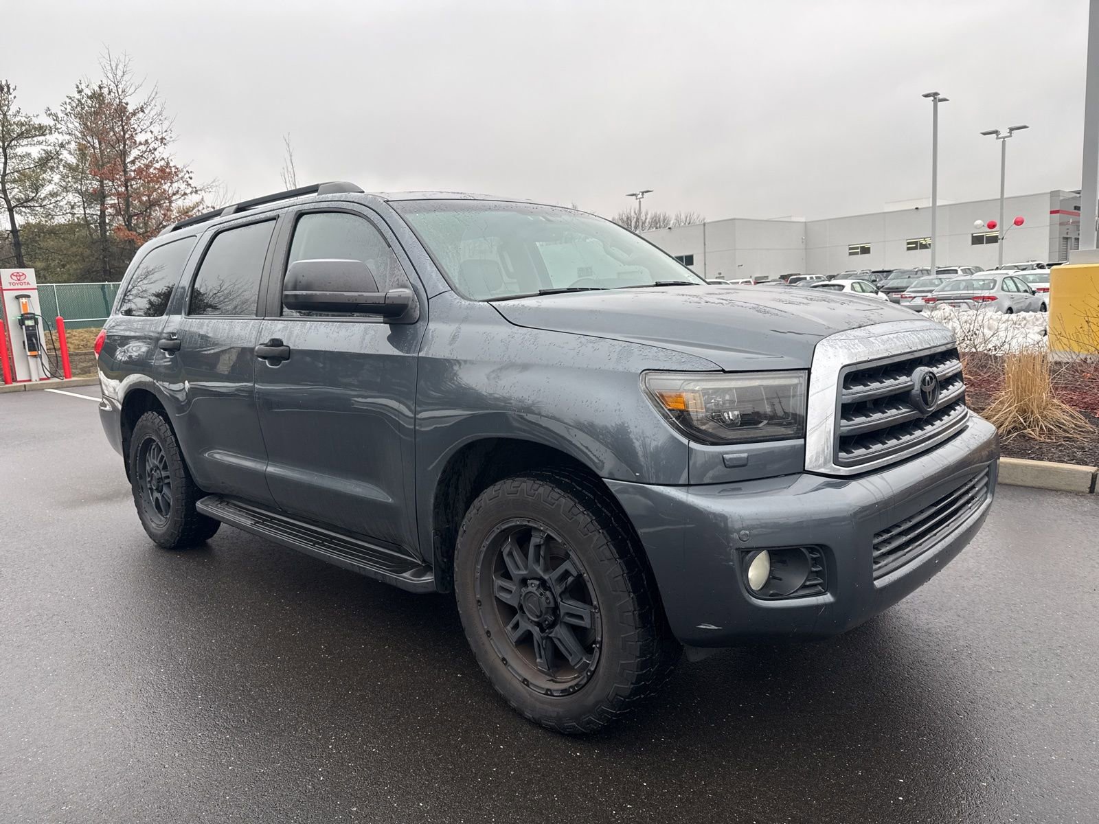 Used 2010 Toyota Sequoia Limited image 3
