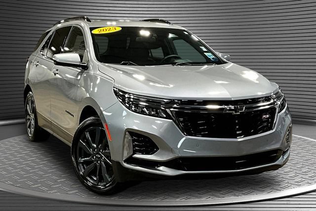 Used 2023 Chevrolet Equinox RS FWD image 3