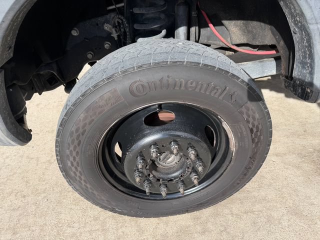 Used 2017 Ford F550 4x4 Regular Cab Super Duty image 17