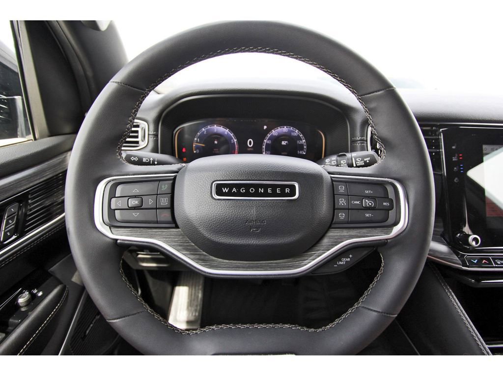 Used 2024 Jeep Wagoneer L Series II image 15