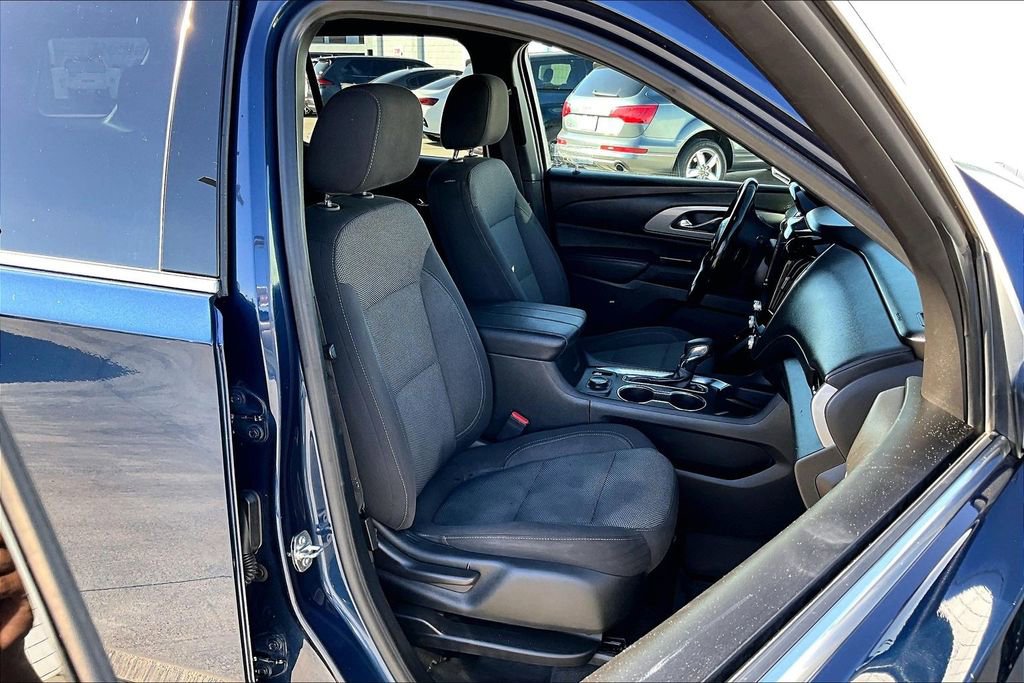 Used 2023 Chevrolet Traverse LT AWD/4WD image 16