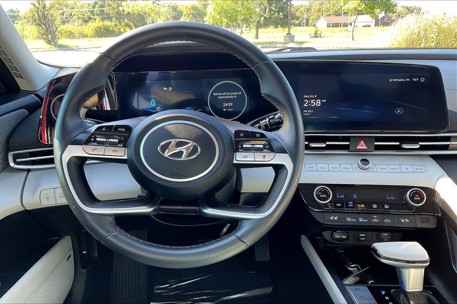 Used 2023 Hyundai Elantra Limited w/ Cargo Package image 5