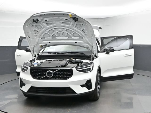 Used 2024 Volvo XC40 B5 Plus AWD/4WD image 50