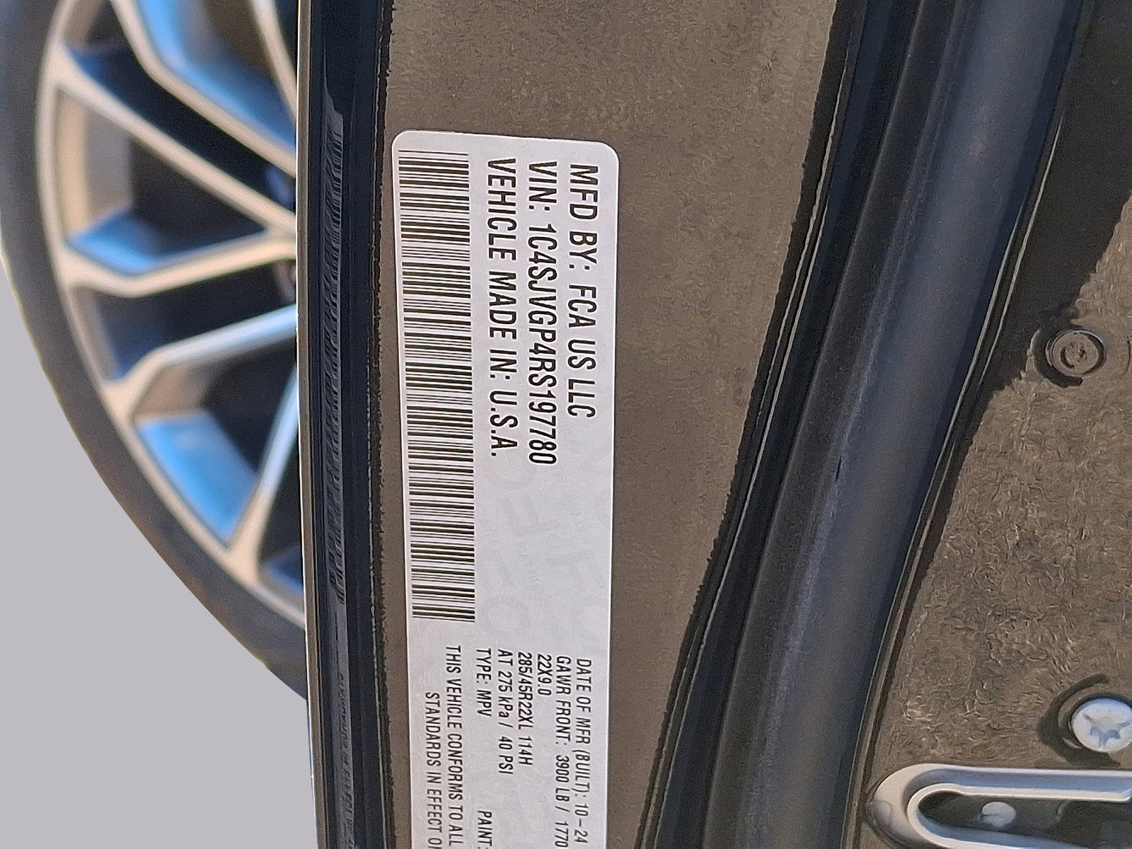 Certified 2024 Jeep Grand Wagoneer Series III w/ Rear Seat Video Group 1 image 15