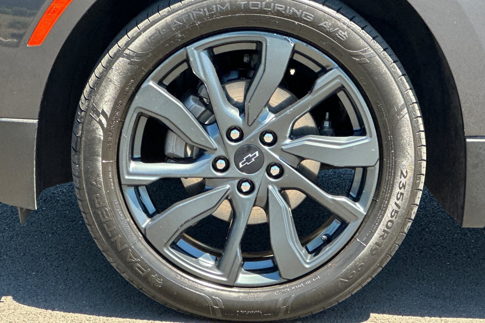 Used 2023 Chevrolet Equinox RS AWD/4WD image 32