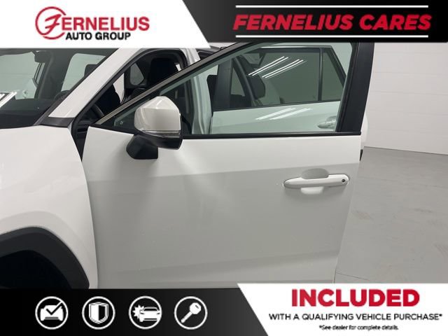 Used 2022 Toyota RAV4 LE image 12