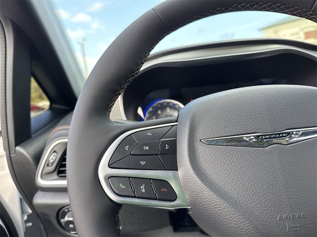 New 2026 Chrysler Pacifica Pinnacle image 15