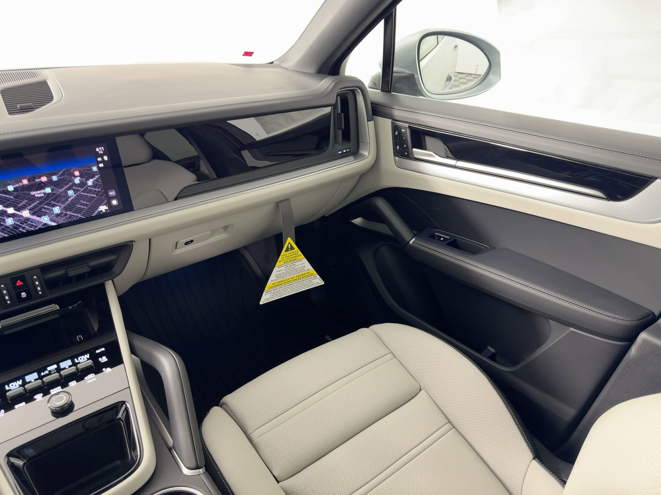 Certified 2026 Porsche Cayenne Coupe image 27